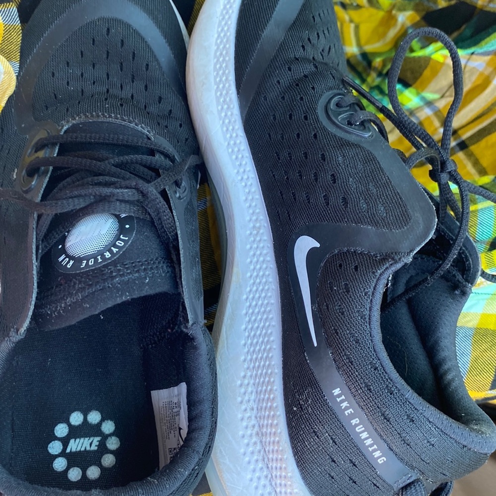 Woman’s joyride run nike shoes
